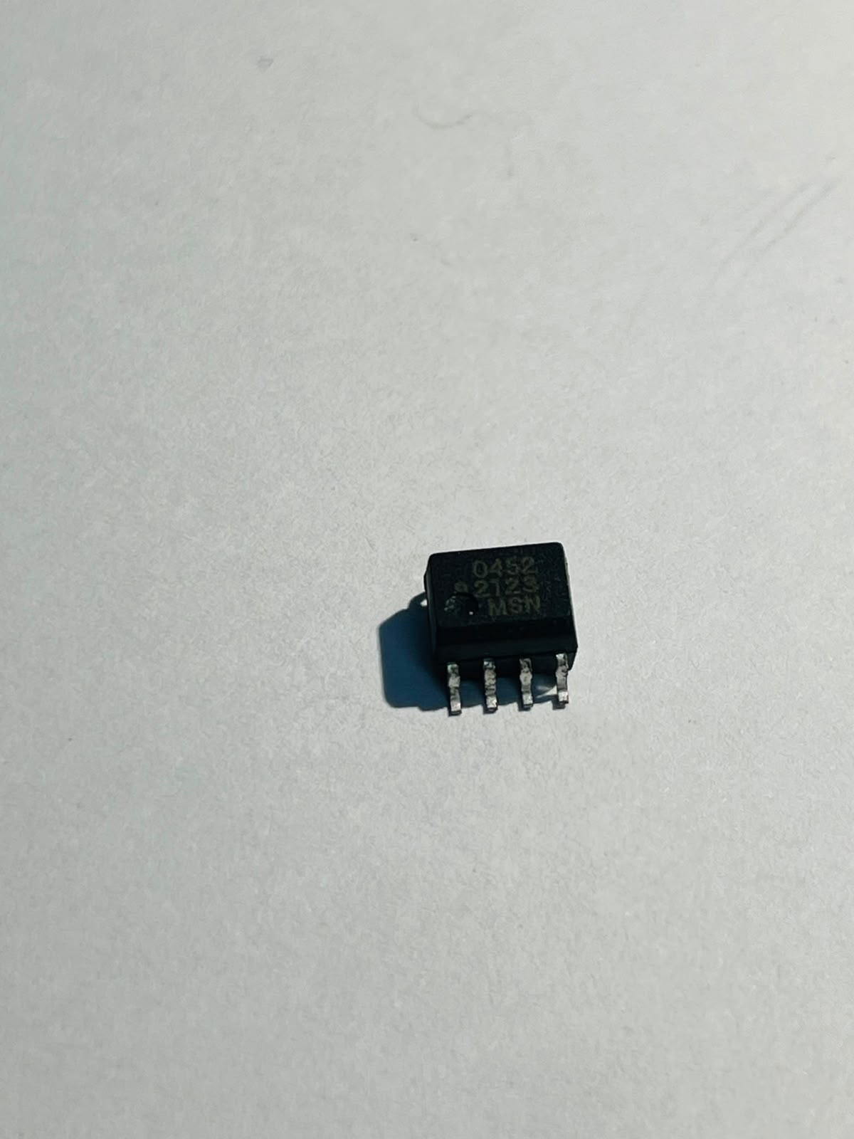 0452 IC HCPL 0452 - Image 1