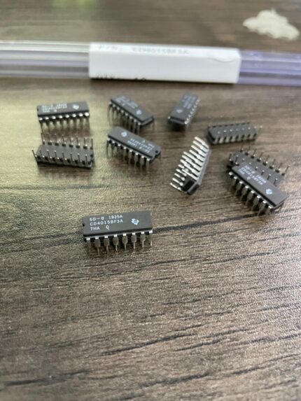 CD4015BF3A Ceramic IC
