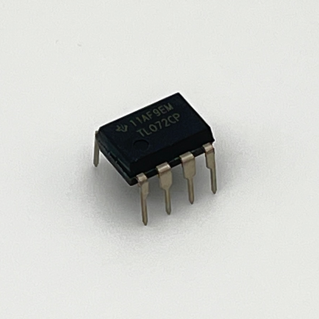 TL072 DIP IC TLO72 DIP IC - Image 1