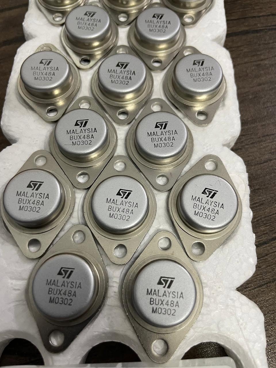 bux48 3 Metal Transistor-BUX48 - Image 1