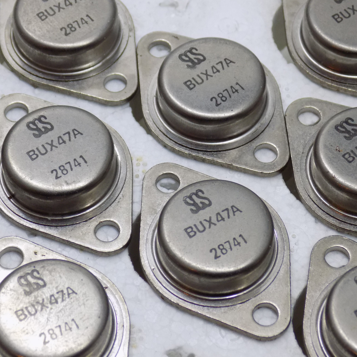 METAL TRANSISTOR-BUX47A METAL TRANSISTOR-BUX47A - Image 1