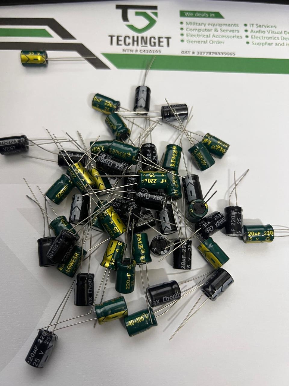 220µF 25V DIP Electrolytic Capacitor 220µF 25V DIP Electrolytic Capacitor – Radial Through-Hole - Image 1